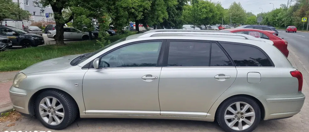 toyota avensis Toyota Avensis cena 10250 przebieg: 163875, rok produkcji 2003 z Poznań